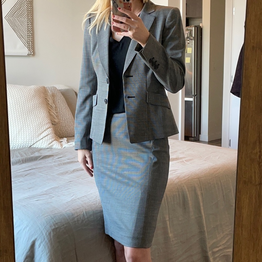 Classiques Entier Gray Blazer & Skirt Set